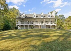 Pre-foreclosure in  Summer Glen Ct Dallas, GA 30157