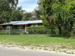 N Pine St, Bronson FL