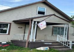 Pre-foreclosure in  2nd St N Saint Albans, WV 25177