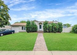 Pre-foreclosure in  N Park Dr Massapequa, NY 11758