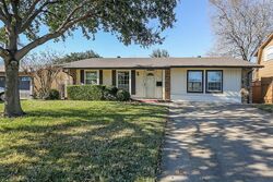 Pre-foreclosure in  Commonwealth St Irving, TX 75062