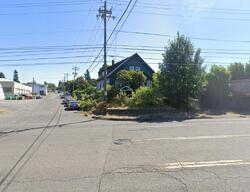 Pre-foreclosure in  Ne Columbia Blvd Portland, OR 97211