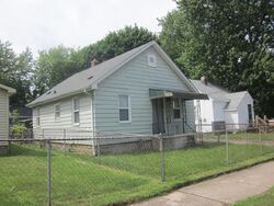 Pre-foreclosure in  Maines St Pontiac, MI 48342