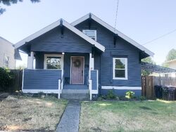 Pre-foreclosure in  S Washington St Tacoma, WA 98409