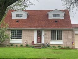 Pre-foreclosure in  Beechwood Ct Trenton, MI 48183