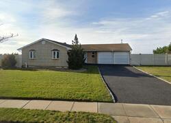 Pre-foreclosure in  Shore Dr W Copiague, NY 11726