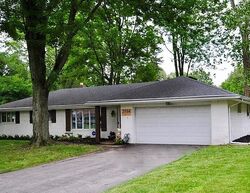 Pre-foreclosure in  Lauderdale Dr Toledo, OH 43615
