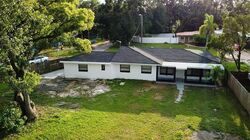Pre-foreclosure in  Crooked Ln Lutz, FL 33548