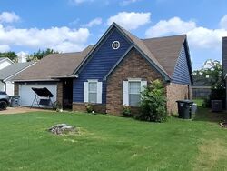 Pre-foreclosure in  Kristywood Cv Memphis, TN 38133