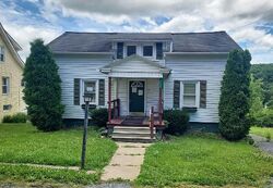 Pre-foreclosure in  Raystown Rd Huntingdon, PA 16652