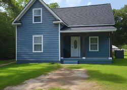Pre-foreclosure in  W Orange St Fitzgerald, GA 31750