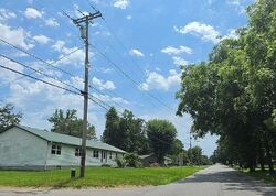 Pre-foreclosure in  W Elm St Aurora, MO 65605