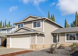 Pre-foreclosure in  Gentry Cir Vacaville, CA 95687