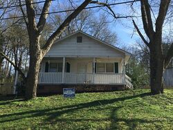 Pre-foreclosure in  Love Ln Pacolet, SC 29372