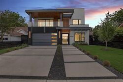 Pre-foreclosure in  Victoria Ave Dallas, TX 75209