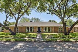 Pre-foreclosure in  Grantwood Dr Dallas, TX 75229