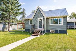 Pre-foreclosure in  1st Ave Two Harbors, MN 55616
