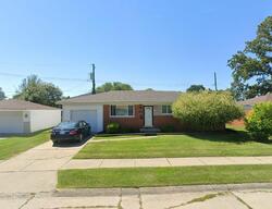 Pre-foreclosure in  Shoreview St Saint Clair Shores, MI 48082