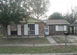 Pre-foreclosure in  NATCHEZ LN La Place, LA 70068