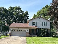 Pre-foreclosure in  Colleen Dr Youngstown, OH 44512