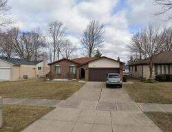 Pre-foreclosure in  Peekskill Dr Sterling Heights, MI 48310
