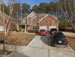 Pre-foreclosure in  Fairway Dr Acworth, GA 30101
