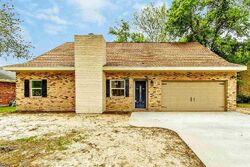 Pre-foreclosure in  Lake Crescent Cir Houma, LA 70360