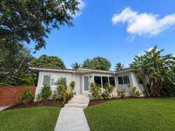 Pre-foreclosure in  Nw 1st Ave Miami, FL 33150