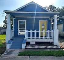 Pre-foreclosure in  AVENUE A Marrero, LA 70072