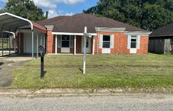 Pre-foreclosure in  George Dr Opelousas, LA 70570