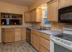 Pre-foreclosure in  38th St Des Moines, IA 50310