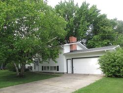  S 10th St, Grand Forks ND
