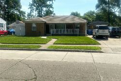 Pre-foreclosure in  Hill Ave Warren, MI 48091