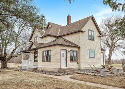 Pre-foreclosure in  Vibo Trl Lindstrom, MN 55045