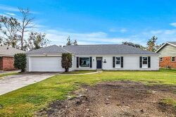 Pre-foreclosure in  Cherrydale St Lake Charles, LA 70607