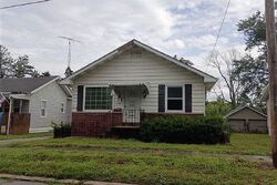 Pre-foreclosure in  Pace Ave Mount Vernon, IL 62864