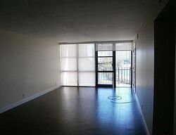 Pre-foreclosure in  PARKVIEW DR Hallandale, FL 33009
