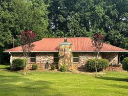 Pre-foreclosure in  Parkway Dr Se Smyrna, GA 30080