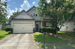 Pre-foreclosure in  Camden Way Newnan, GA 30265