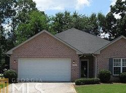 Pre-foreclosure in  Salem Cove Trl Se Conyers, GA 30013