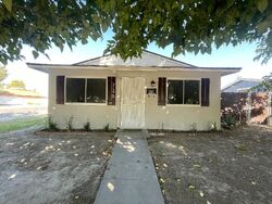 Pre-foreclosure in  S 2nd St Kerman, CA 93630