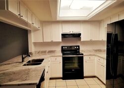 Pre-foreclosure in  Se 5th Pl  Cape Coral, FL 33904