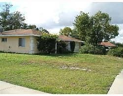 Pre-foreclosure in  Elkcam Blvd Deltona, FL 32725