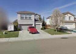 Pre-foreclosure in  Queensland Ave Manteca, CA 95337