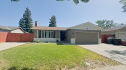 Pre-foreclosure in  Edgebrook Dr Modesto, CA 95354