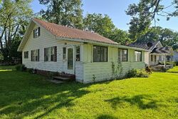 Pre-foreclosure in  Huron St Niles, MI 49120