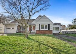 Pre-foreclosure in  Old Point Rd Milford, CT 06460