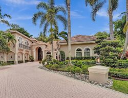 Pre-foreclosure in  Inverness Fort Lauderdale, FL 33332