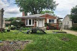 Pre-foreclosure in  Lorenz St Madison Heights, MI 48071