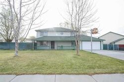 Pre-foreclosure in  Holly Way West Richland, WA 99353